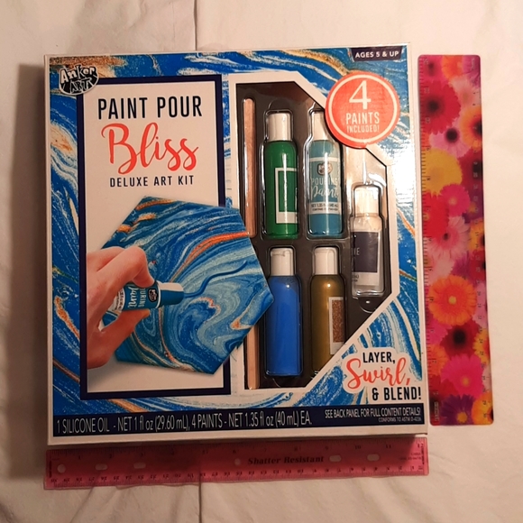 Paint Pour Deluxe Art Kit